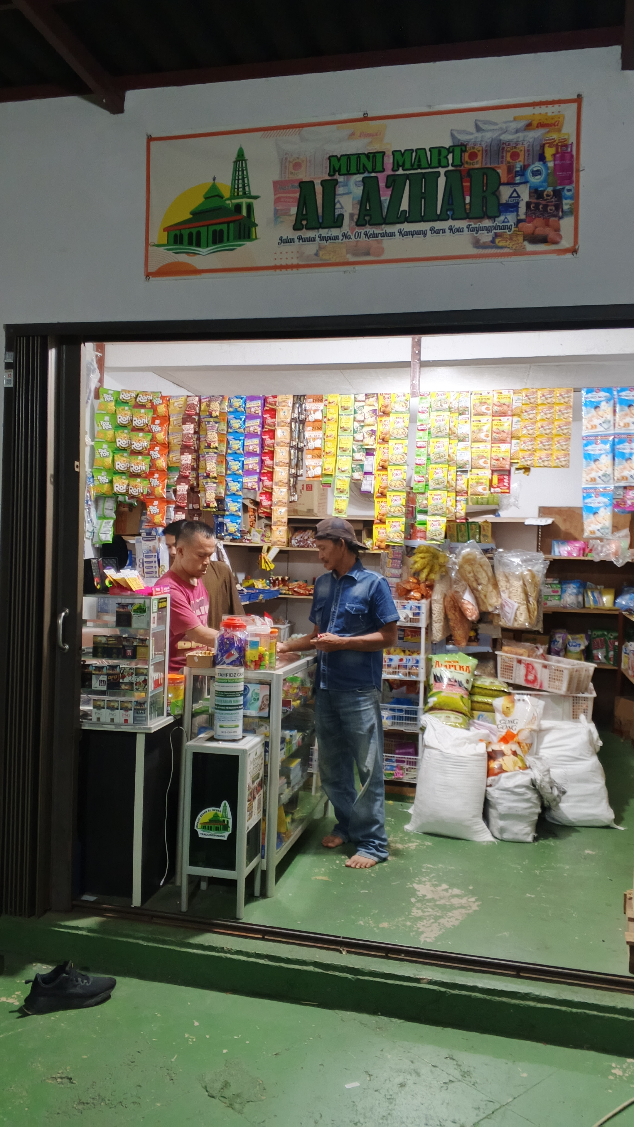 MINI MART AL AZHAR,BELANJA MURAH PENUH BERKAH DI MASJID BESAR AL AZHAR PANTAI IMPIAN
