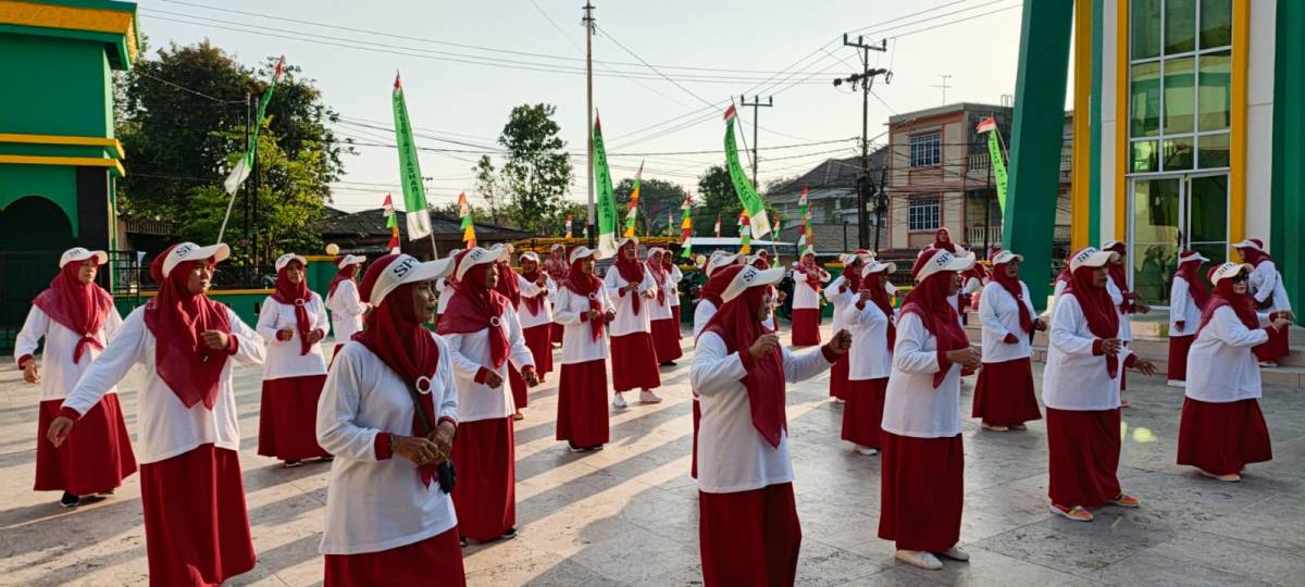 Senam Sehat Bersama Ibu-ibu Majelis Taklim Masjid Besar Al Azhar, Pantai Impian